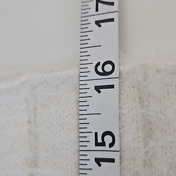 Urban Outfitters Martini Fuzzy Cropped Sweater Sz M - Picture 6 of 6